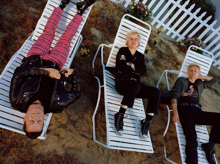 GREEN DAY、5/23リリースの『Saviors (édition de luxe)』より新曲「Ballyhoo」公開！