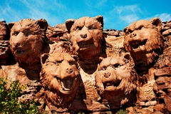 MAN WITH A MISSION、"XV e.p. Tour 2025"の対バンに[Alexandros]、THE BACK HORN、MONGOL800発表！