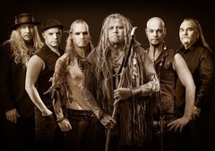 KORPIKLAANI、最新アルバム『Rankarumpu』より「Tapa Sen Kun Kerkeet」MV公開！