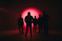SILVERSTEIN、ニュー・アルバム『Pink Moon』9/12リリース！新曲「Negative Space」MV公開！