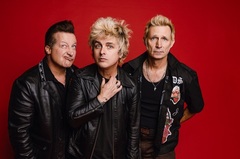 GREEN DAYのフロントマン Billie Joe Armstrong、Brian Wilsonに追悼の意を表してTHE BEACH BOYS「I Get Around」のカバー音源公開