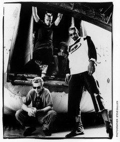 THE PRODIGY、"サマソニ"＆"ソニマニ"出演記念し代表作『The Fat Of The Land』国内盤CD＆日本語帯付LPでリイシュー！Tシャツ付きセットも！
