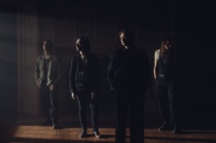 BAD OMENS、ニュー・シングル「Specter」リリース＆俳優 ライアン・ハースト出演のMV公開！