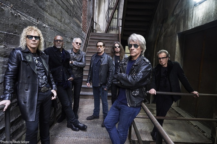 BON JOVI、『Forever (Legendary Edition)』10/24リリース決定！最新アルバム全曲にJoe Elliott（DEF LEPPARD）、Avril Lavigne等豪華ゲスト参加＆新曲も追加収録！