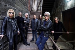 BON JOVI、豪華ゲスト参加した『Forever (Legendary Edition)』日本盤詳細発表！新曲「Red, White And Jersey」MV本日8/29 23時公開！