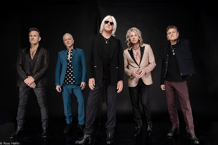 DEF LEPPARD、TV番組"America's Got Talent"での「Pour Some Sugar On Me」ライヴ映像が公開！