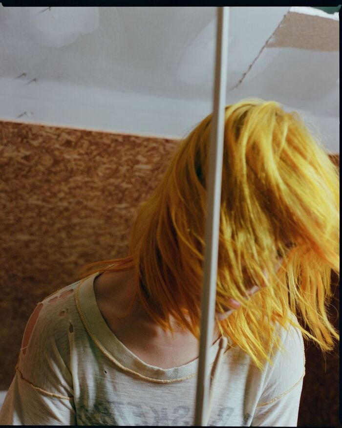 Hayley Williams（PARAMORE）、サプライズ公開されたソロ・アルバム『Ego』全収録曲17曲を配信リリース！