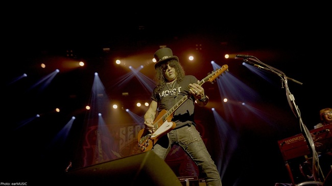 SLASH_5.jpg