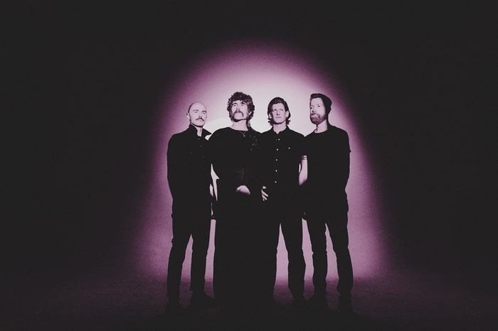 AFI、10/3リリースのニュー・アルバム『Silver Bleeds The Black Sun...』より新曲「Ash Speck In A Green Eye」公開！