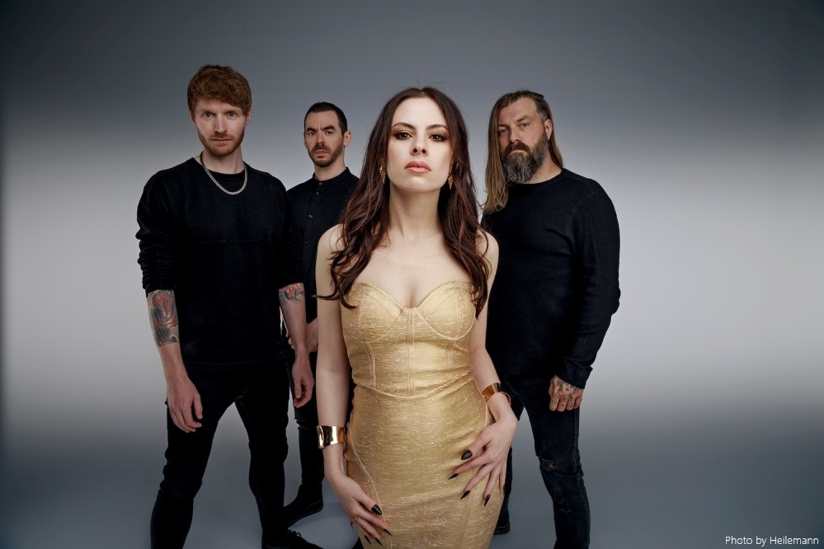 ドイツ産シンフォニック・メタル・バンド BEYOND THE BLACK