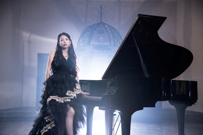 LOVEBITESのギタリスト Miyako、ピアノ・カバーEP『Etude Op.25』本日10/29リリース!LOVEBITES「Dystopia Symphony」セルフカバーMV公開!