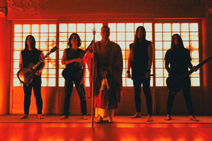 SABLE HILLS、不動明王の真言をフィーチャーした新曲「Namu」10/23配信決定！僧侶と写る新ヴィジュアル公開！