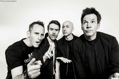 SIMPLE PLAN、初ドキュメンタリー作品"The Kids In The Crowd"サウンドトラック本日10/24フィジカル・リリース！