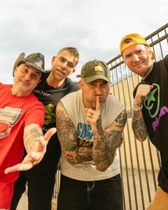 NEW FOUND GLORY、ニュー・アルバム『Listen Up!』来年2/20リリース！ニュー・シングル「Laugh It Off」リリース＆MV公開！
