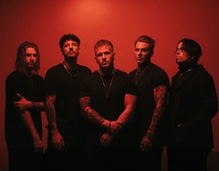 FROM ASHES TO NEW、新曲「Drag Me」リリース＆ヴィジュアライザー公開！