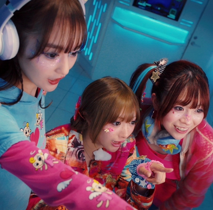 安斉かれんが作詞作曲／歌唱で参加！"孤独の道標"がコンセプトの音楽ユニット Alcoholic、新曲「ハピトモ feat.安斉かれん」本日1/5配信リリース！