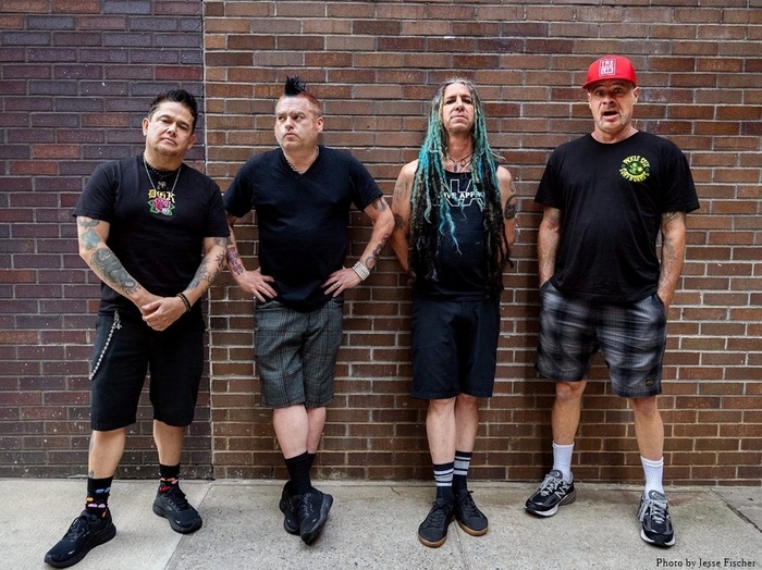 NOFX、「Huntington Beach Nazis」の歌詞を一部変更した反ICEソング「Minnesota Nazis」リリース！