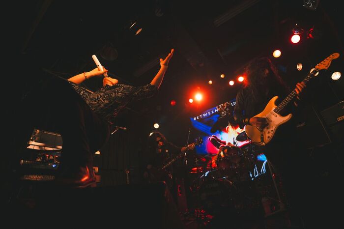 CONCERTO MOON、ライヴ・アルバム『BETWEEN LIVE AND DEATH』4/22リリース！11thフル・アルバム完全再現＆往年の名曲から最新作までのライヴ音源収録！