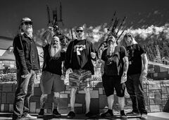 DOWN、マルディグラの季節を祝いDr. John「Right Place, Wrong Time」カバーMV公開！Phil Anselmoの母も出演！