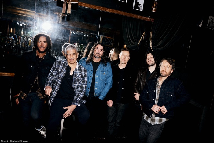 FOO FIGHTERS、ニュー・アルバム表題曲「Your Favorite Toy」初ライヴ・パフォーマンス映像公開！