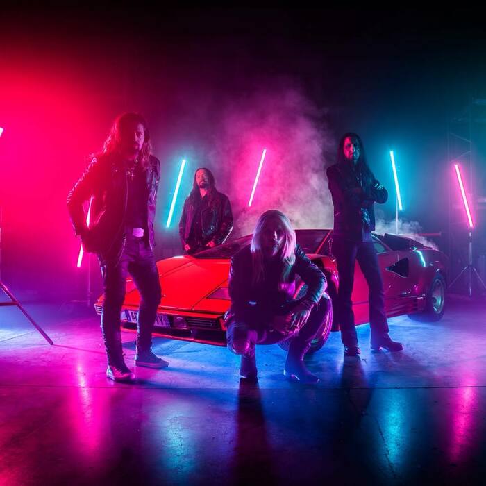 Richie Faulkner（JUDAS PRIEST）率いるELEGANT WEAPONS、ニュー・アルバム『Evolution』4/24リリース！新曲「Bridges Burn」リリック・ビデオ公開！