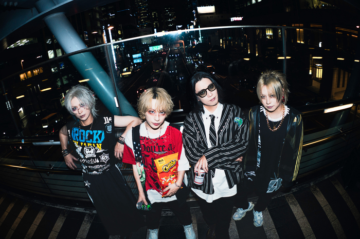 ACME メンバー全員直筆サイン色紙＋ジップアップパーカー「Y.A.B.A！ver.」（Lサイズ）