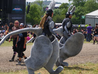 Download Festival：謎の着ぐるみの人